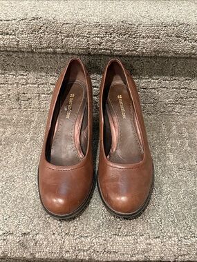 Naturalizer brown heels